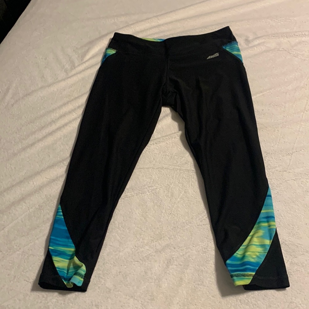 Avia Capri WO Pants - Size M with bluish/yellow accents